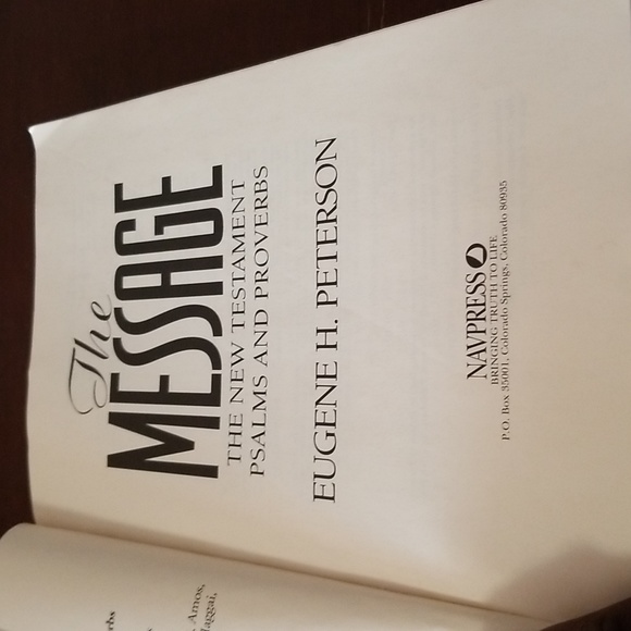 The Message Bible  New Testaments( Original 95 edition) - Picture 5 of 10